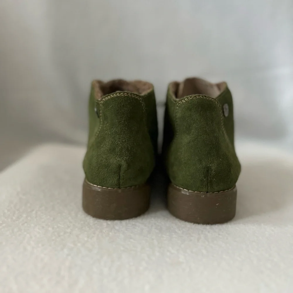 Eddie Bauer size 9 1/2 Green Suede Faux Fur Lining Ankle Boots